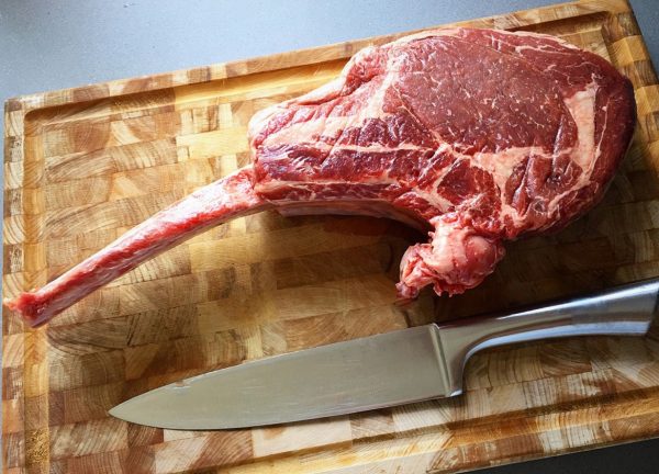 Tomahawk Steak Oer De Wiel